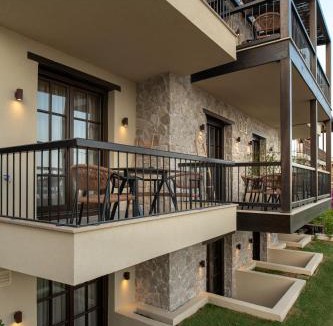 Ouranoupoli Apartment | RiZEΣ