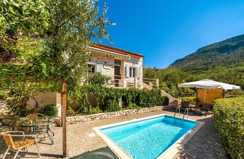 Vathy Villa | Romantic Cottage with Private Pool and Garden near Vathy and Dexa Beach
