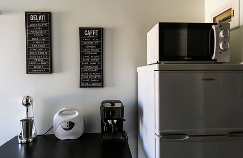 Aigaleo Apartment | Romeo & Juliet - Modern & Stylish Studio: Acropolis & Park Views