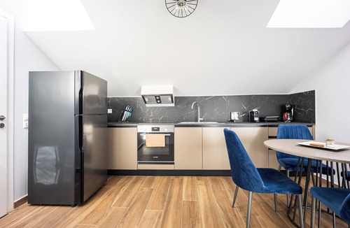 Agios Dimitrios Apartment | ROOFTOP NEST