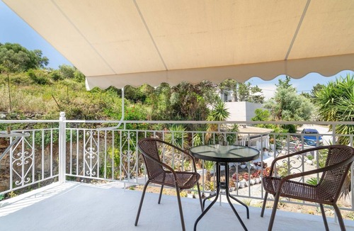 Episkopos Apartment | Room '1st Floor' with Sea View, Shared Pool and Wi-Fi