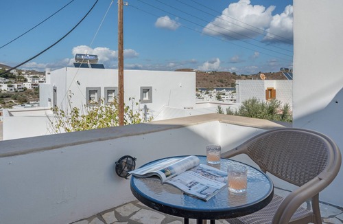 Skala Apartment | Room 'Triple Pool View No 3' with Shared Pool, Wi-Fi and Air Conditioning