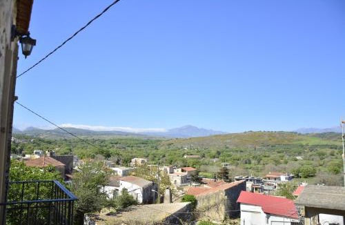 Armenoi House | Roukouneli Traditional Stone House - Terrace & BBQ