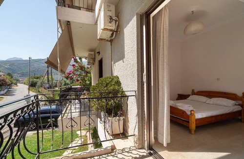 Nikolaiika Apartment | Rousetis Studio 103 - 200m from the Sea in Aígio