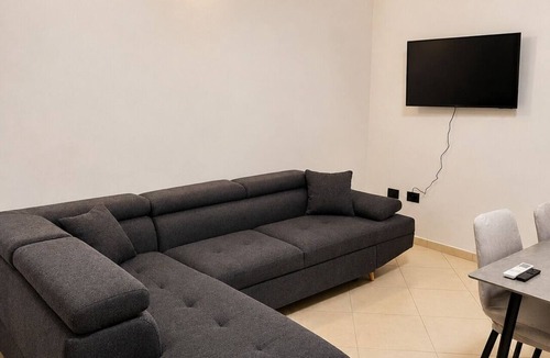 Tragjas Apartment | Rrapi Apartments: Deluxe One-Bedroom Apartment