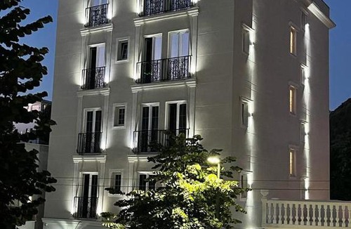 Vlore Hotel | Ruby Palace