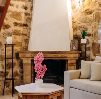 Kambos Apartment | Rustic Kampos House Retreat