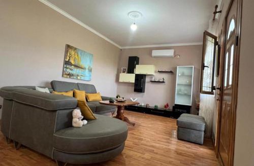 Mbrostar-Urë Apartment | Saimir House