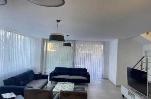 Ishem Villa | San Pietro Villa