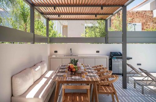 Daratsos Villa | Sancy Luxury Villa - 400m beach, "Heated" pool & Gym