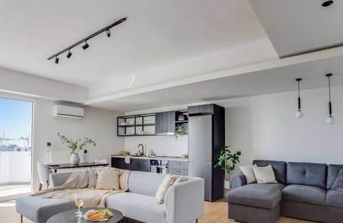 Thessaloniki Apartment | Sanders Arch - Popular 1-Bdr. Apt. w/ Sofa-Bed