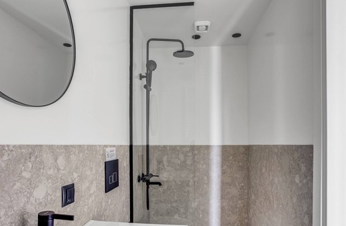 Thessaloniki Apartment | Sanders Arch - Precious 1-Bdr. Apt. w/ Balcony