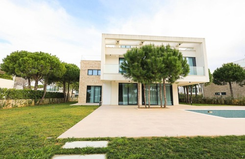 Ishem Apartment | SanPietro Elite Villa