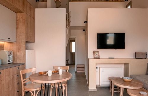 Vothon Villa | Santorini - Villa - Sleeps 5 - Pool - Parking