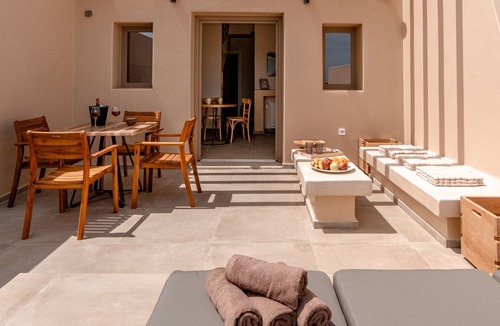 Vothon Villa | Santorini - Villa - Sleeps 5 - Pool - Parking