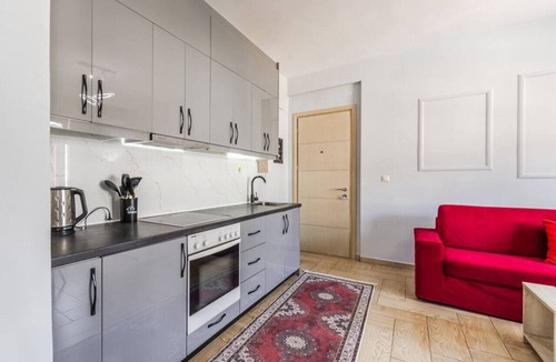 Qender Apartment | Saranda Bay Retreat - 1BR Apartment by PikHost