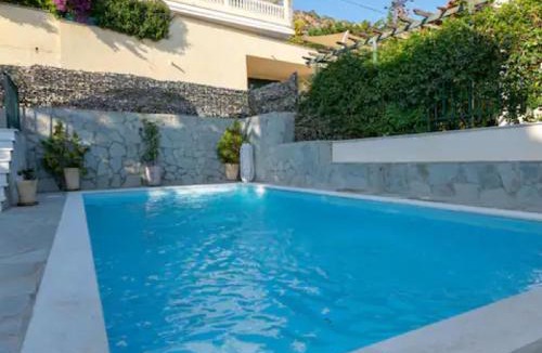 Kropia Villa | Sea Breeze Maisonette