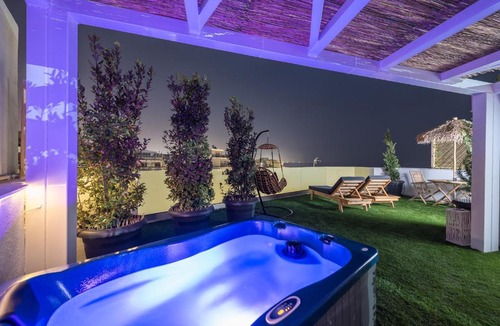 Kastella Apartment | Sea Breeze Suite with Jacuzzi