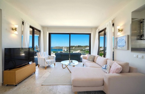 Stavros Villa | Sea front * 1 km to the beach * Ideal for family