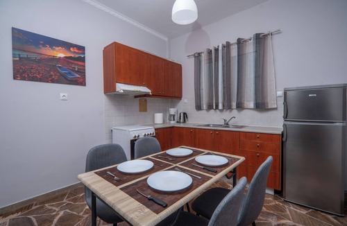 Halepa Apartment | SEA GEM APARTMETS steps from the sand