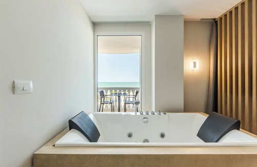Golem Hotel | SEA LA VIE SUITES