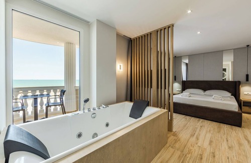 Golem Hotel | SEA LA VIE SUITES