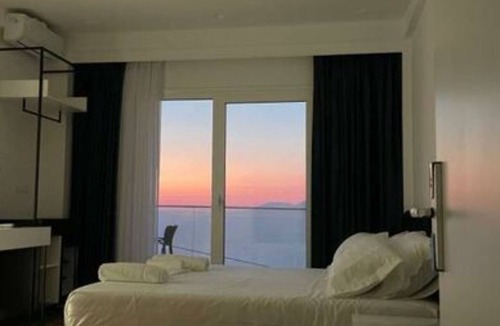 Sarande Hotel | Sea & Lake View Villa