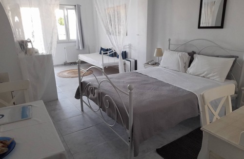 Kamari Hotel | Sea paradise villas