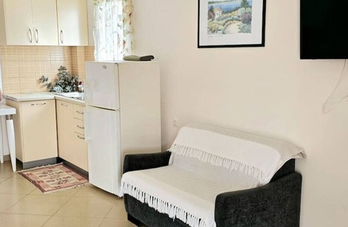 Himare Apartment | Sea Side Serenity 8: 3 guests