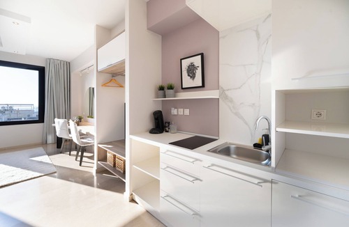 Ladadika House | Sea & the City