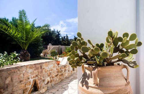 Naxos Villa | Sea-View Elegant Villa Shared Pool & Terraces
