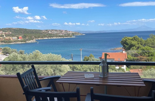 Sithonia Apartment | Sea view, free family facilities, only 3 minutes from a private beach