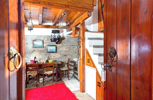 Mavrikiano House | Sea view house Leonidas Sleeps 3 with balcony bbq