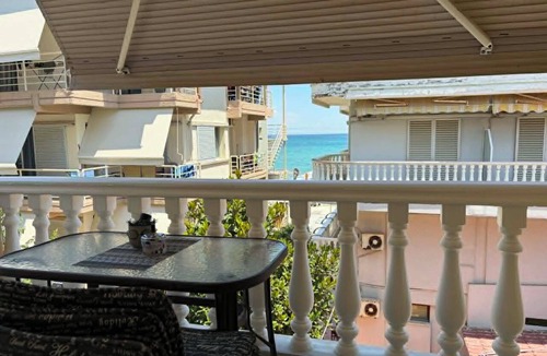 Olymbiaki Akti Apartment | Sea View Studio 40m from the Beach - AC, Wi-Fi & Kitchenette