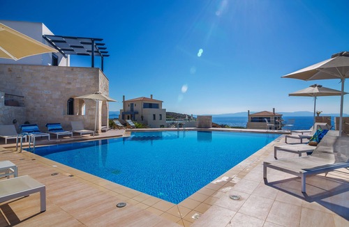 Stavros Villa | Sea view villa close to beach, private heated pool