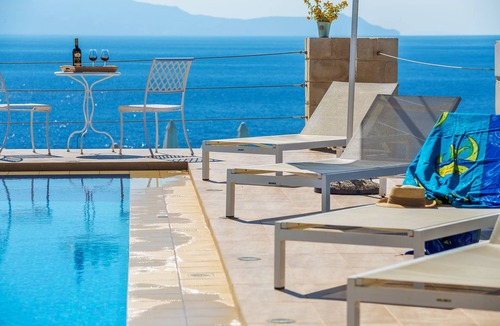 Stavros Villa | Sea view villa close to beach, private heated pool
