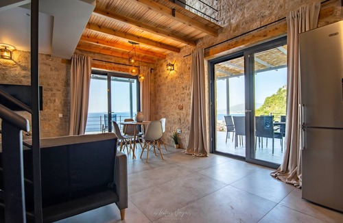 Lefkada Villa | Sea-view villa with private pool