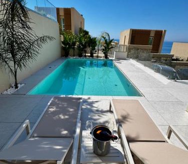 Jala Villa | Seaclusion Villa Palase - Heated Pool & Jacuzzi