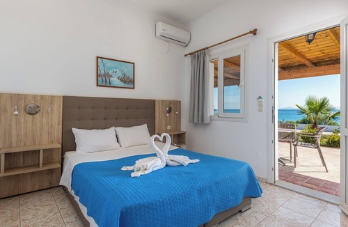 Kefalos Hotel | Seafront apartment in the bay of Kefalos, Kos