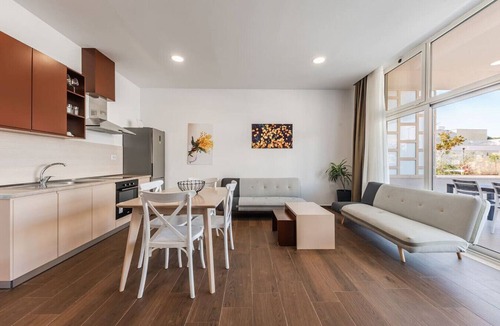 Qerek Apartment | Seafront Escape in Durrës - Mimoza by PikHost