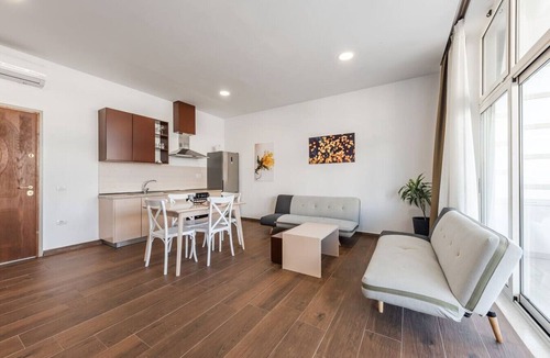 Qerek Apartment | Seafront Escape in Durrës - Mimoza by PikHost