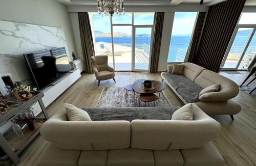 Kodrra Apartment | Seafront Oasis Luxury Apartment, with Sae View