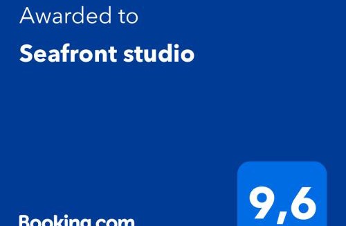 Longos House | Seafront studio