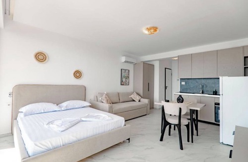 Qazim Pali Hostel | SeaScape Residence