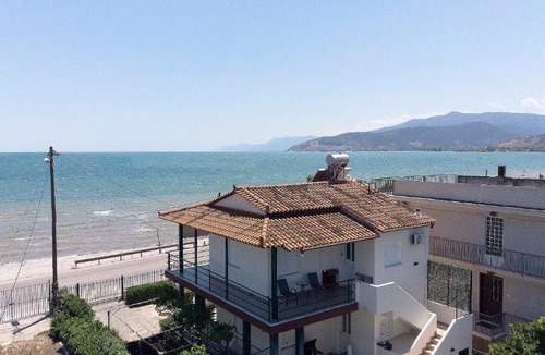 Kefalari Apartment | Seaside Appartment Bluethalassa with Garden