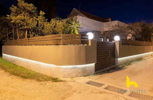 Nea Makri Apartment | Seaside Bliss Coastal Family Townhouse Getaway!