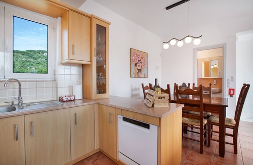 Plaka Villa | Seaside elegant villa 1 min to almyrida beach
