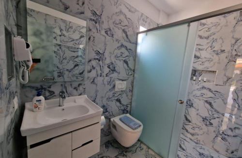 Himare Hotel | Seaside Hotel Himare