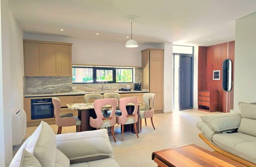 Ishem Villa | Seaside Premium Villa