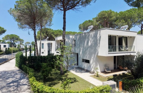Ishem Villa | Seaside Premium Villa